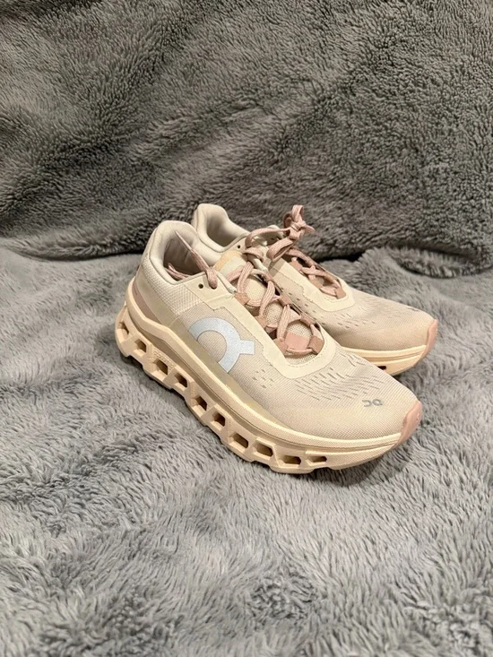 On cloudmonster running shoes - Picture 2 of 7